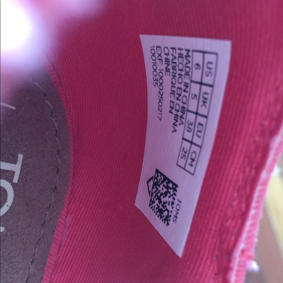 BNWT TOMS SANDALS - Picture 4 of 5